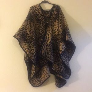 Gorgeous Marc NY Leopard Pancho
